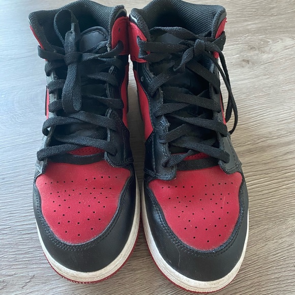 JORDAN 1’S ❤️🖤 - Picture 2 of 6